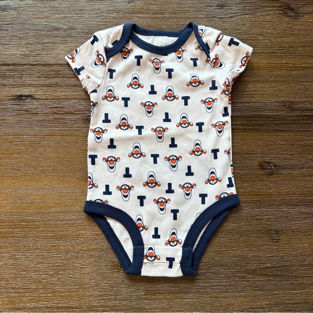 10/20$ Disney baby Tigger bodysuit onesie size 3 months